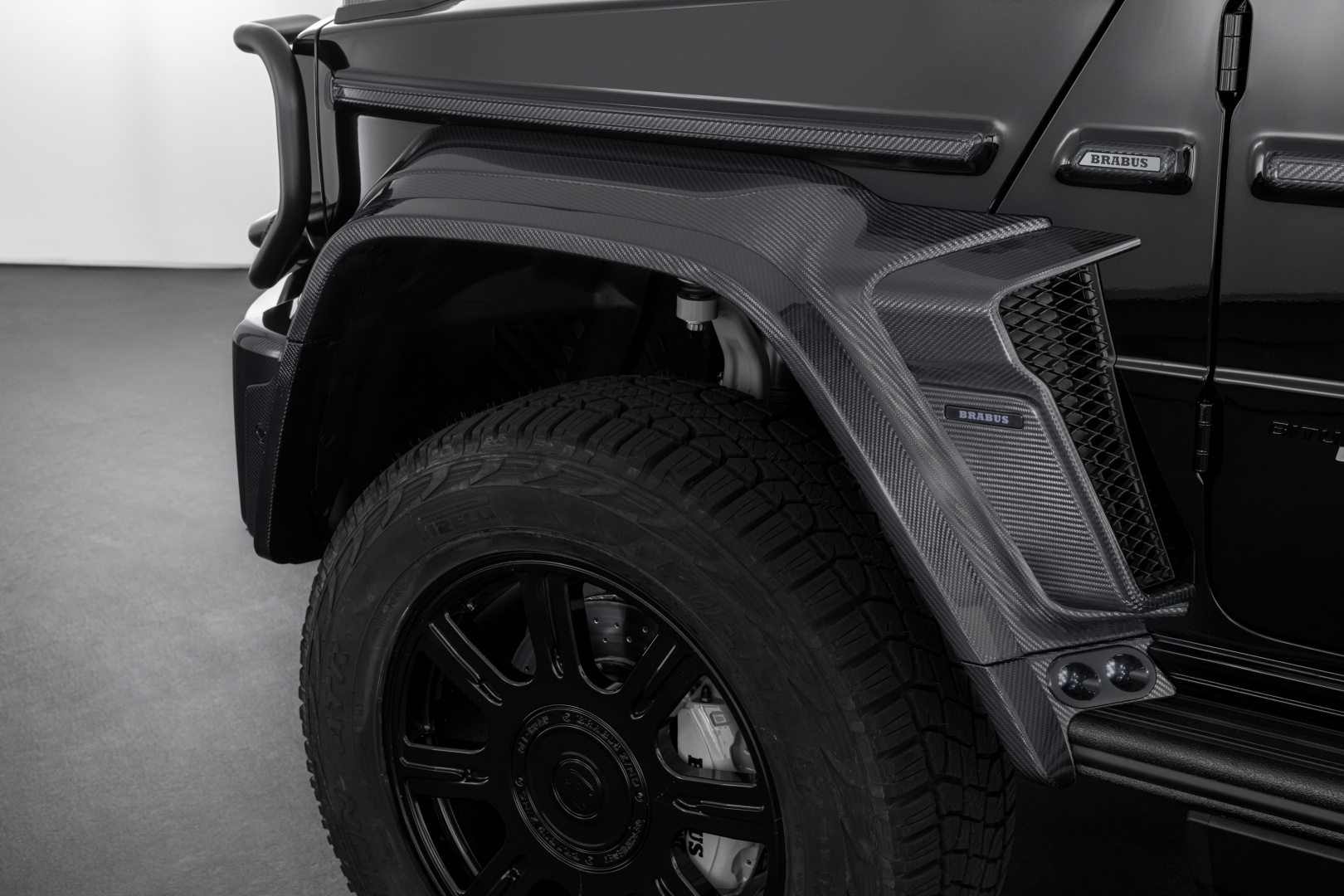 SMALL_BRABUS XL 800_W465_Studio (9)